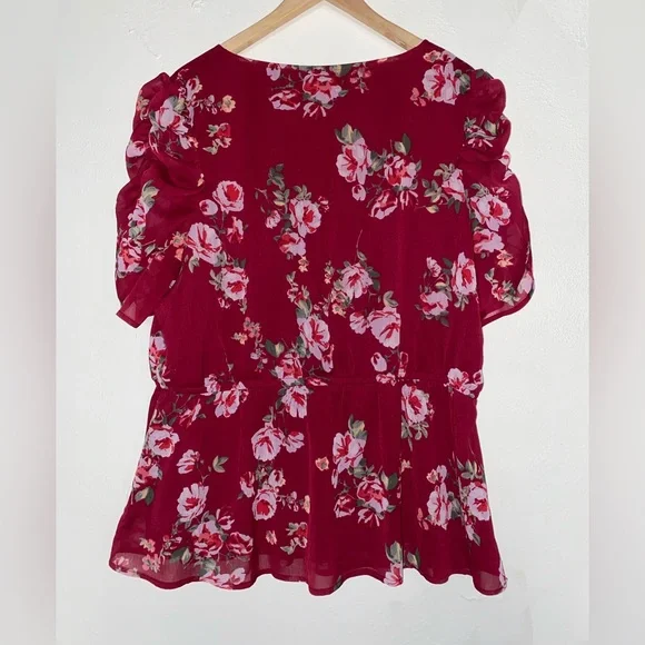 NWOT Maurices gorgeous floral ruched sleeves layered - Picture 2 of 5